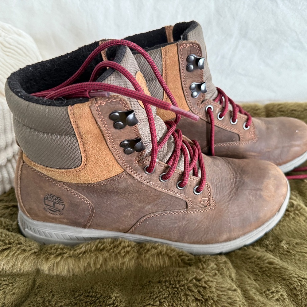 Men/ women’s timberland boots
